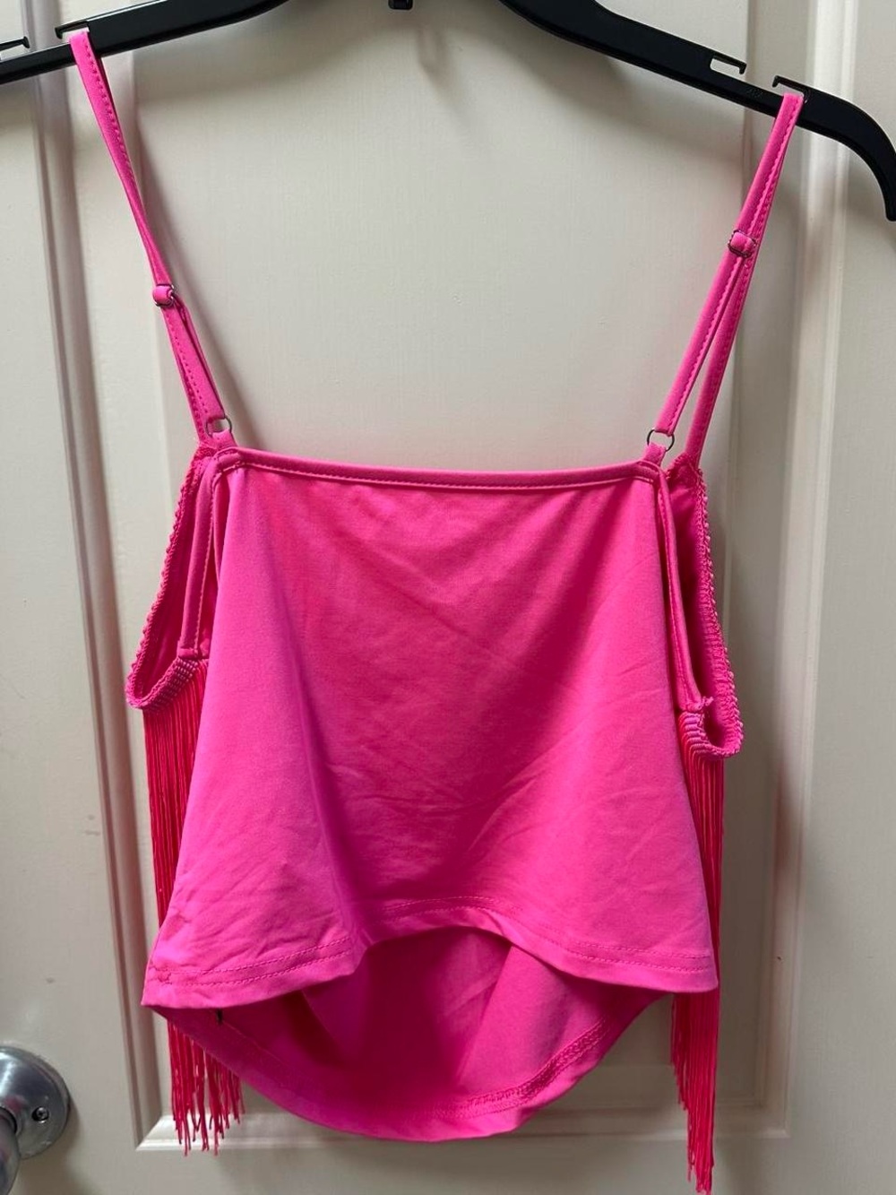Pink fringe crop top. - Picture 3 of 3